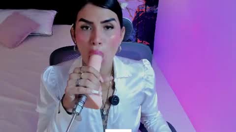 Snapshot of alanna_wild chatting on June 26, 2026, 6:56 pm Alana online show from June 26, 2026, 6:56 pm