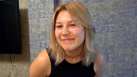 Snapshot of alannaboisen chatting on November 29, 2025, 2:42 pm Julie online show from November 29, 2025, 2:42 pm