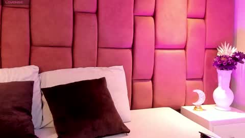 Snapshot of alannajonnes chatting on September 18, 2025, 8:22 pm Alanna Jonnes online show from September 18, 2025, 8:22 pm