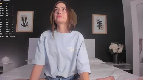 Alanna Cute Russell online show from October 29, 2025, 7:15 pm