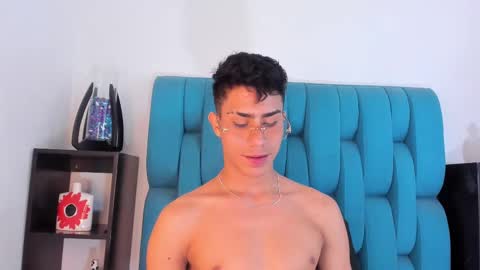 alannaughty_ online show from March 4, 2025, 1:01 am