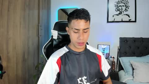 alannaughty_ online show from April 28, 2026, 11:43 pm