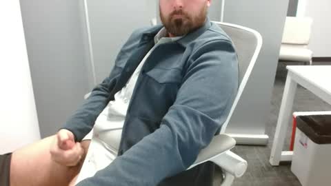 Snapshot of alaska4411 chatting on December 9, 2024, 9:37 pm John online show from December 9, 2024, 9:37 pm