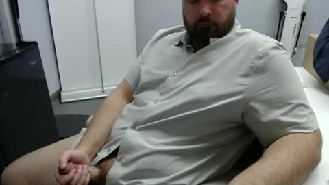 Snapshot of alaska4411 chatting on December 18, 2024, 3:26 am John online show from December 18, 2024, 3:26 am