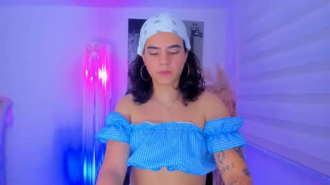   online show from October 26, 2025, 2:01 pm