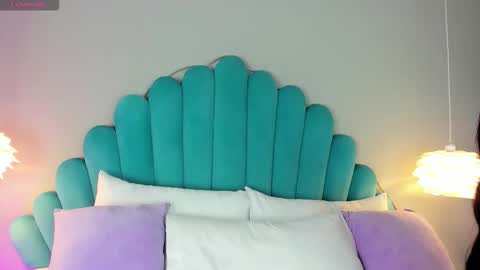 Alassia Hocthner online show from November 5, 2025, 11:32 am