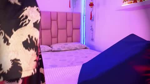 albaandthayron online show from October 15, 2025, 12:05 pm