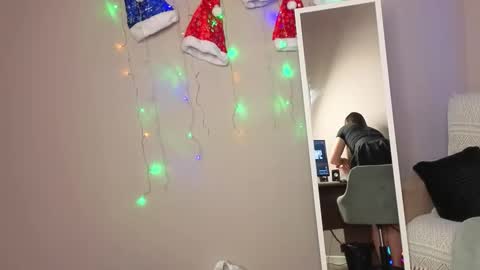 Snapshot of albi_sunny chatting on January 7, 2026, 11:45 am Albi online show from January 7, 2026, 11:45 am