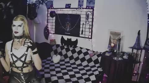 Snapshot of alchemymistic chatting on March 10, 2025, 10:45 pm Mistic witch online show from March 10, 2025, 10:45 pm