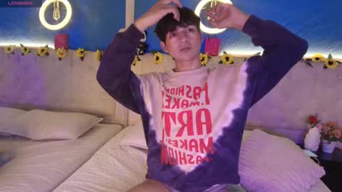 ale_aurarashi online show from March 29, 2026, 8:14 am