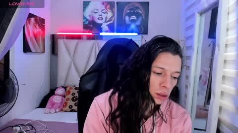 ale_noah_xxx online show from February 7, 2025, 12:39 pm