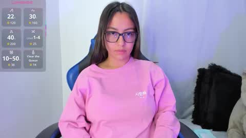 aleaa  online show from October 22, 2025, 1:06 am