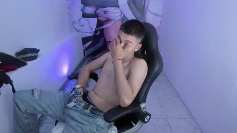 Aleck Boy online show from October 31, 2025, 7:26 pm