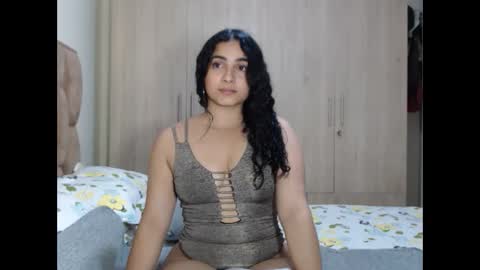 alejandra online show from January 16, 2025, 11:06 pm