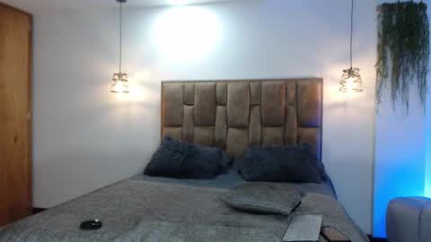 alejandra online show from February 28, 2026, 10:11 pm