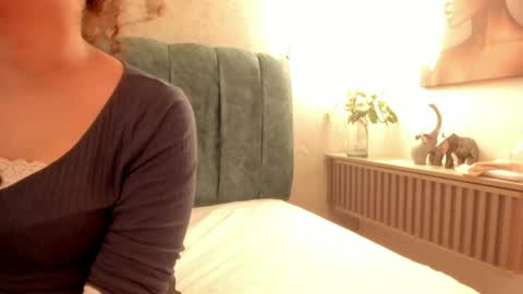 Aleera online show from April 20, 2026, 8:10 pm