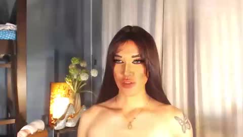 aleinacroft online show from February 8, 2025, 10:51 pm