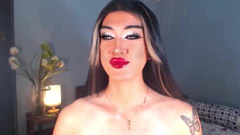 aleinacroft online show from December 4, 2025, 2:43 am