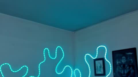 Alejandra online show from March 22, 2026, 5:27 pm