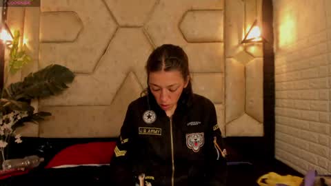 aleja__slav3 online show from April 16, 2026, 9:37 pm