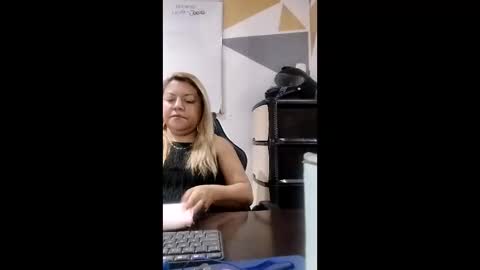 Snapshot of aleja_lollipop chatting on February 9, 2026, 2:10 pm Aleja online show from February 9, 2026, 2:10 pm