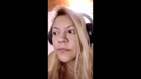 Snapshot of aleja_lollipop chatting on February 10, 2026, 2:15 am Aleja online show from February 10, 2026, 2:15 am