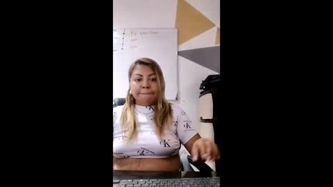 Snapshot of aleja_lollipop chatting on February 17, 2026, 6:36 pm Aleja online show from February 17, 2026, 6:36 pm