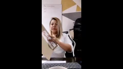 Snapshot of aleja_lollipop chatting on February 19, 2026, 2:35 pm Aleja online show from February 19, 2026, 2:35 pm