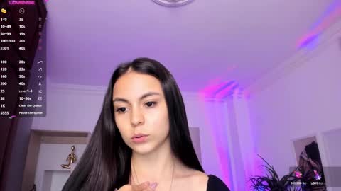 Alejandra online show from February 1, 2025, 5:26 pm