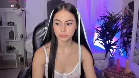 Alejandra online show from March 7, 2025, 2:23 pm