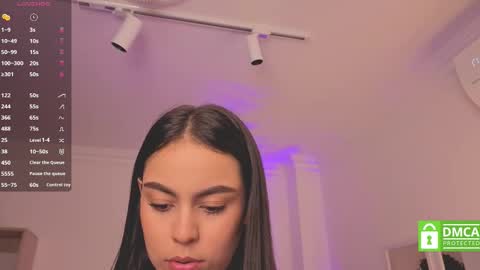 Alejandra online show from September 29, 2025, 11:48 am