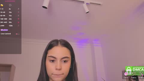 Alejandra online show from October 8, 2025, 11:52 am