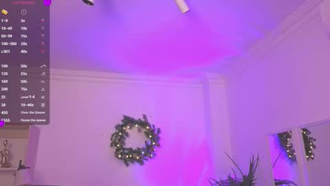 Alejandra online show from December 22, 2025, 11:29 am