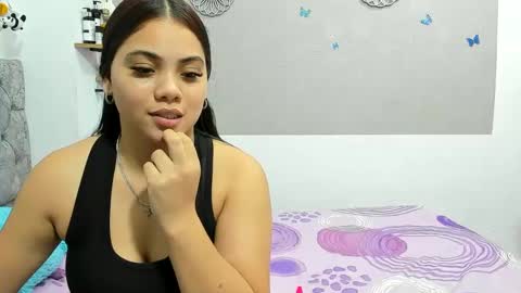alejandra_evanss online show from October 12, 2025, 1:04 am