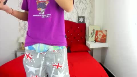 ALEJANDRA JAMES online show from April 17, 2026, 11:13 am