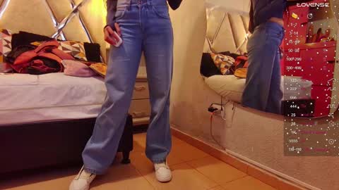 alejandra martins online show from February 18, 2025, 1:55 pm