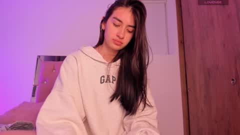 alejandraaa_ online show from September 21, 2025, 3:08 am