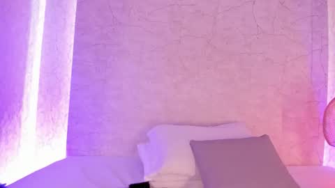 Alejandra online show from December 3, 2025, 11:52 am