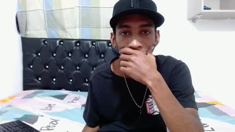 alejandrito_king online show from November 25, 2025, 2:33 am