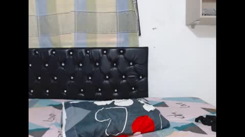 alejandrito_king online show from December 1, 2025, 2:44 pm