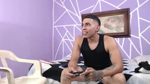 alejandrocock online show from October 4, 2025, 3:21 pm