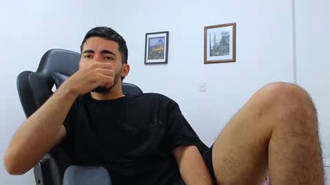 alejandroo_7 online show from December 24, 2024, 4:19 pm