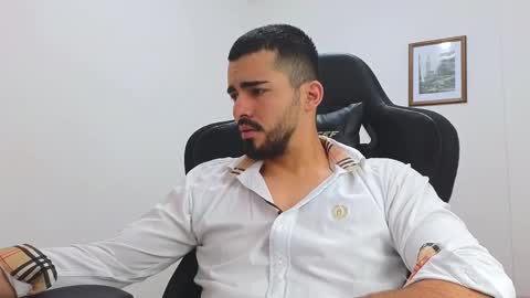 alejandroo_7 online show from March 8, 2025, 7:20 pm