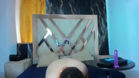 Alejandrrico online show from November 24, 2025, 7:02 pm