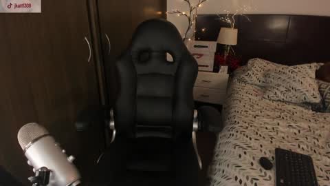 Alejandra online show from December 24, 2024, 4:40 pm