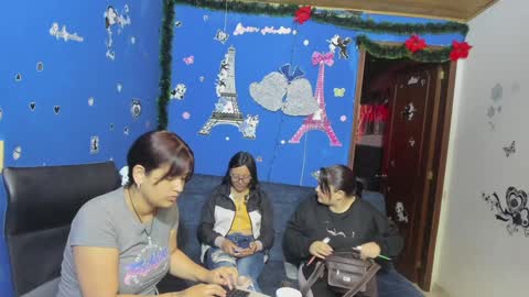 zoe and Kataleya online show from January 21, 2025, 12:39 pm