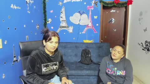 zoe and Kataleya online show from January 23, 2025, 12:19 pm