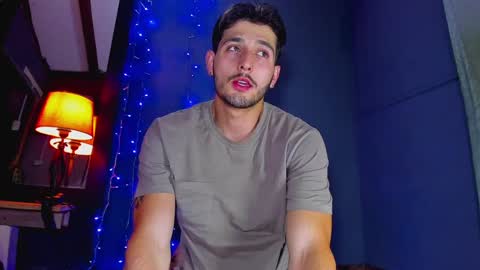 alejo_323__ online show from January 19, 2025, 4:54 am