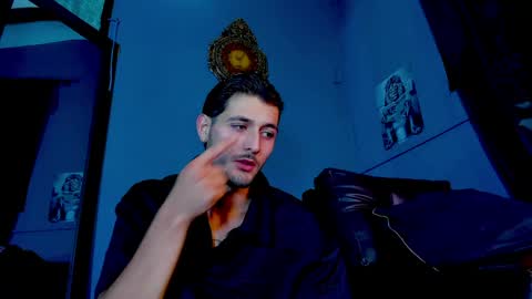 alejo_323__ online show from April 21, 2026, 3:24 am