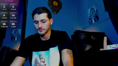 alejo_323__ online show from April 22, 2026, 2:58 am